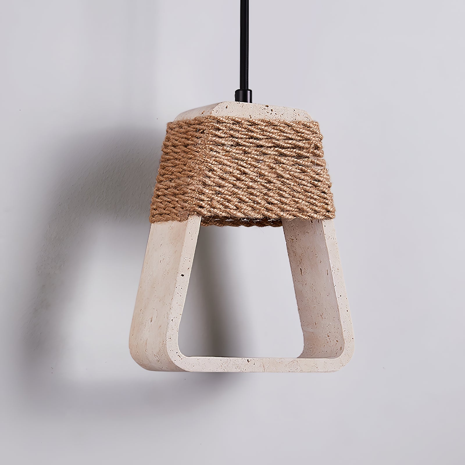 Suspension moderne Eskil en Travertin jaune