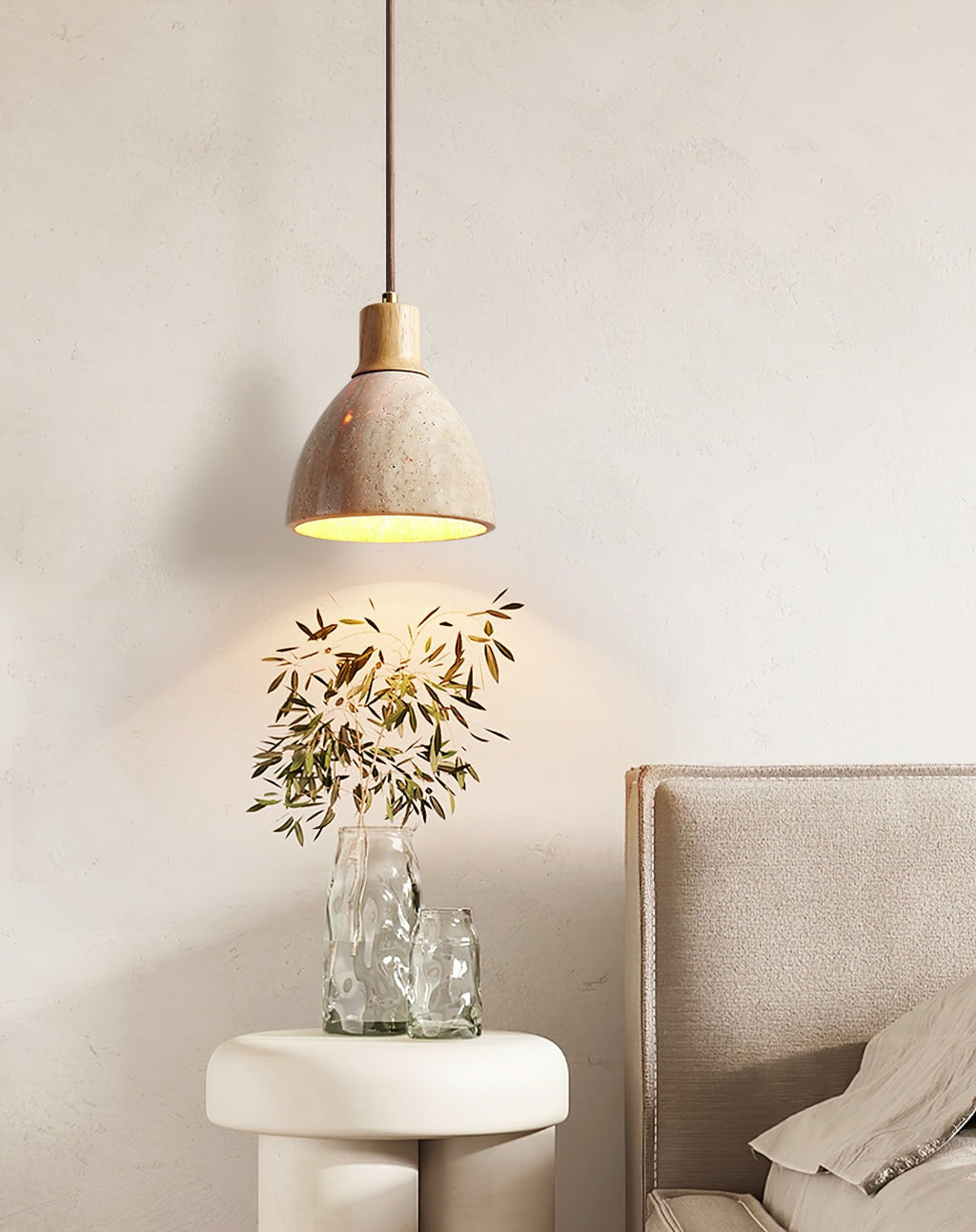 Suspension moderne Norulf en Bois et travertin jaune