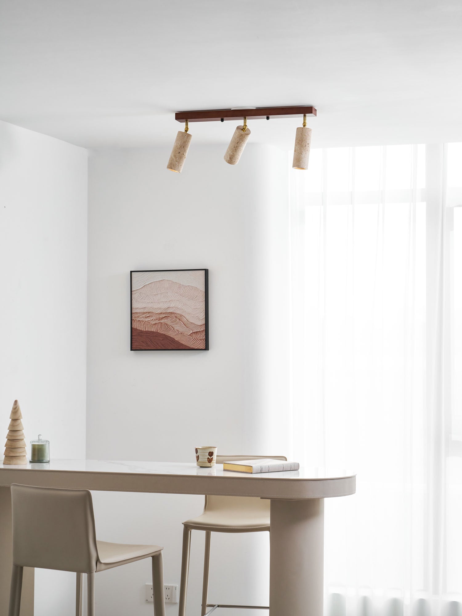 Plafonnier moderne Fjalar en Noyer bois et travertin jaune