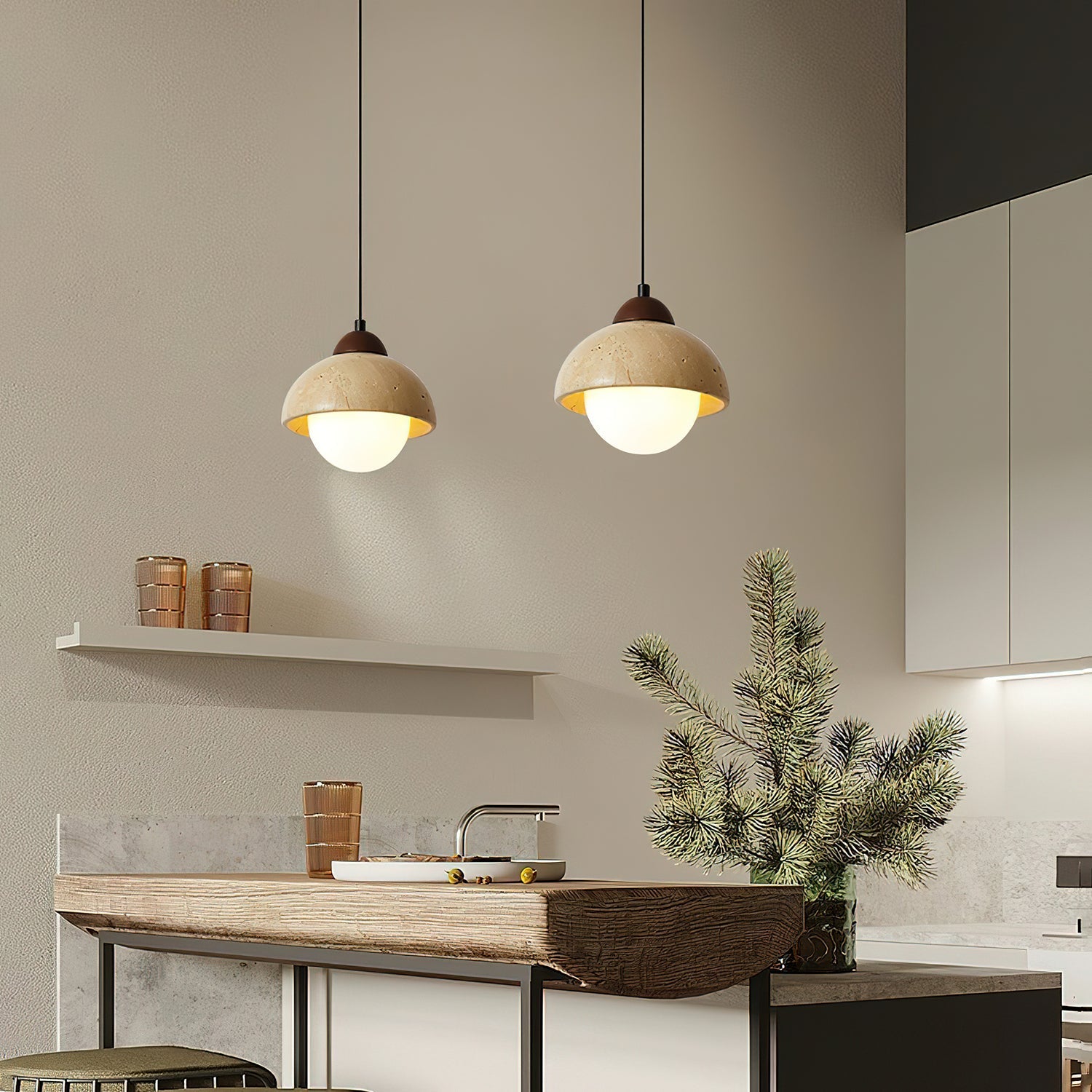 Suspension moderne Delroy en Travertin jaune