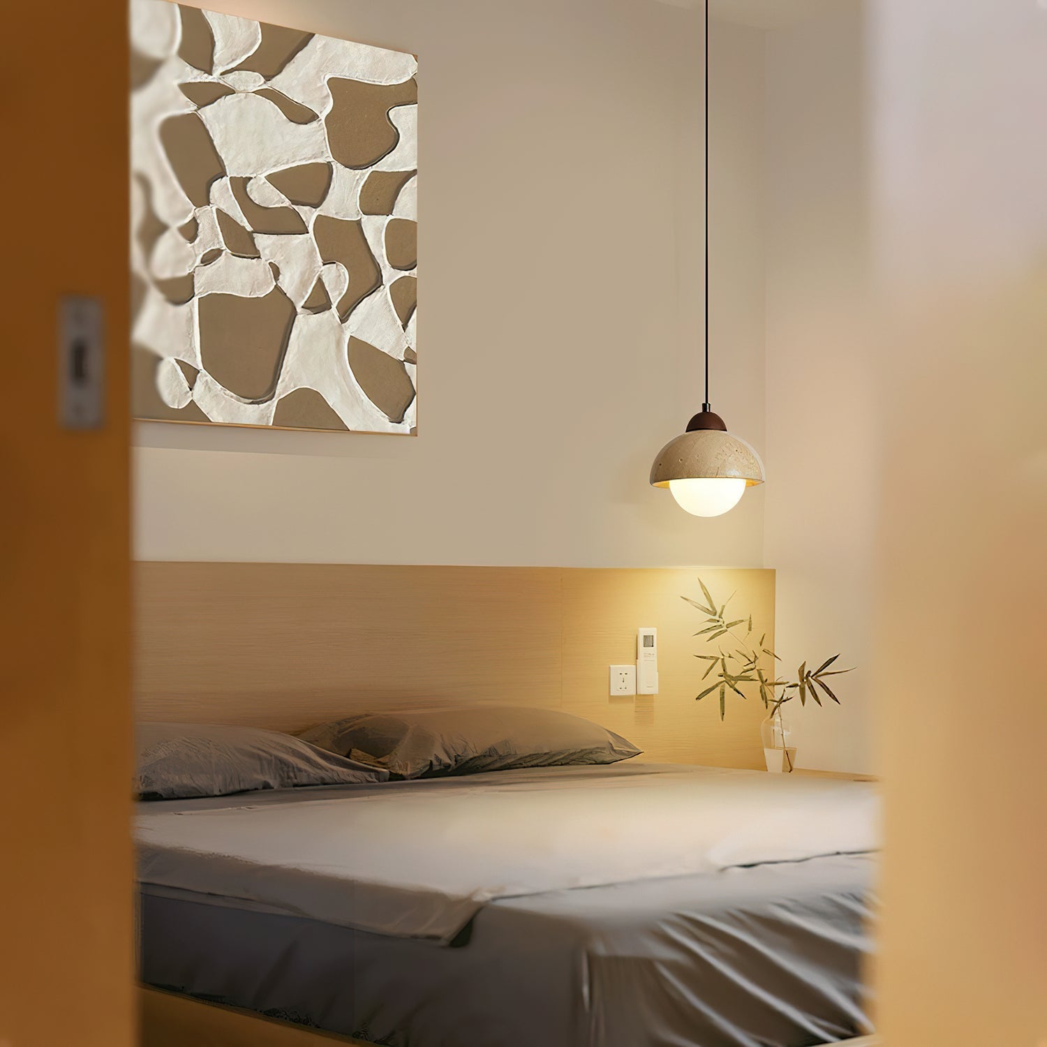 Suspension moderne Delroy en Travertin jaune
