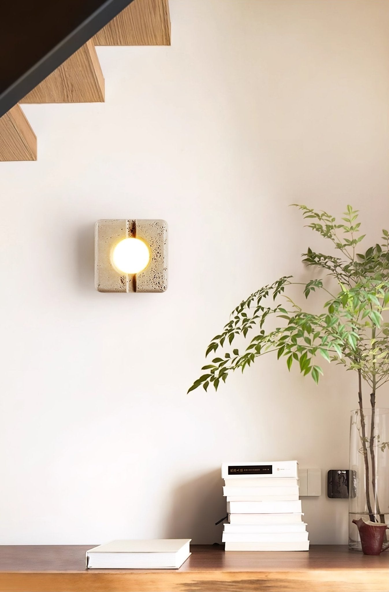 Applique murale moderne Hemmo en Travertin jaune et transparent