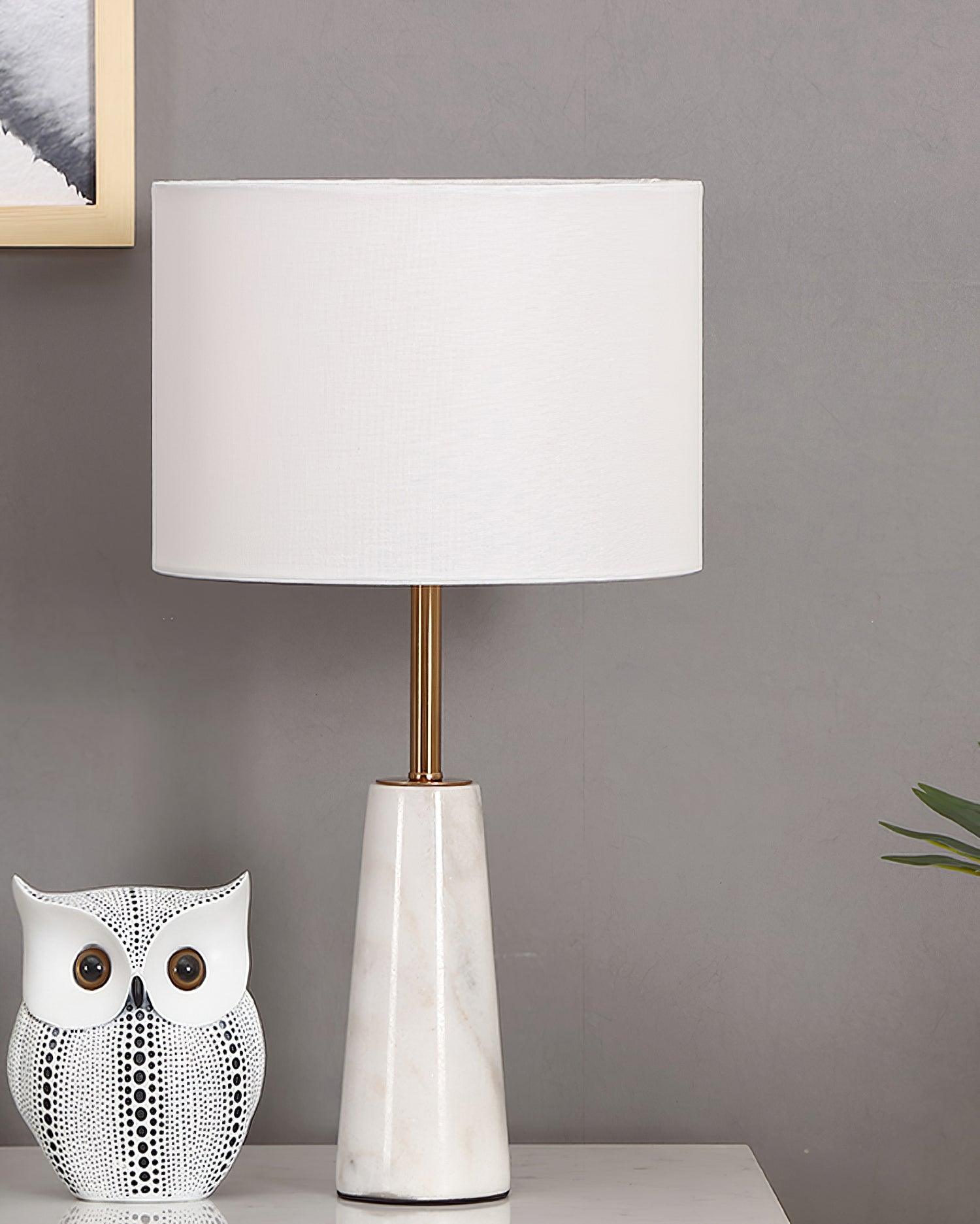 Lampe à poser moderne Athos en Or et blanc marbre