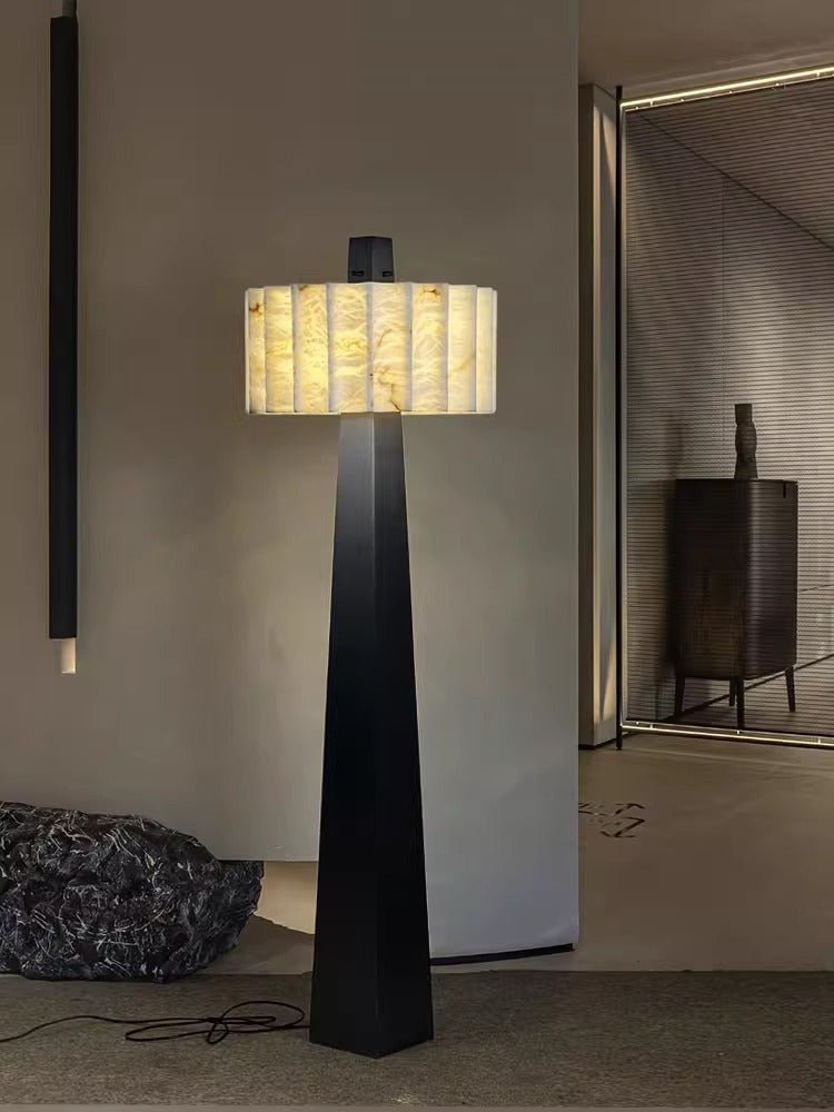 Lampadaire moderne Murdoch en Albâtre Noir et blanc
