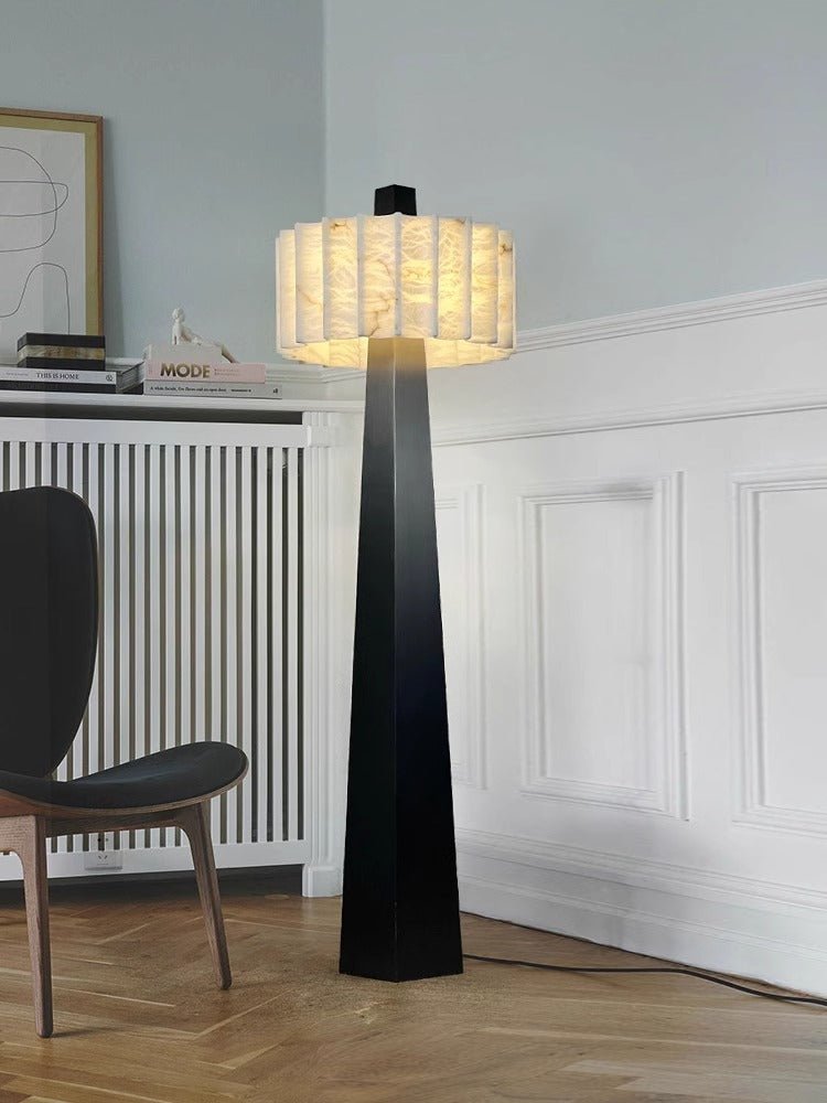 Lampadaire moderne Murdoch en Albâtre Noir et blanc