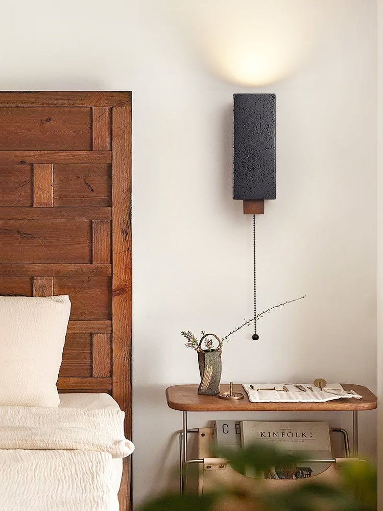 Applique murale moderne Kody en Noyer et noir et nbsp;travertin