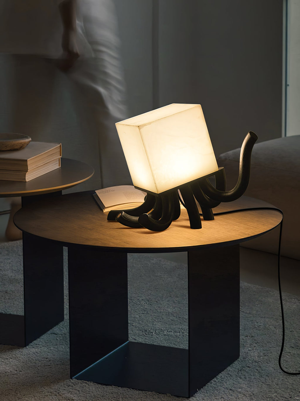Lampe à poser moderne Eeli en Albâtre Noyer et blanc