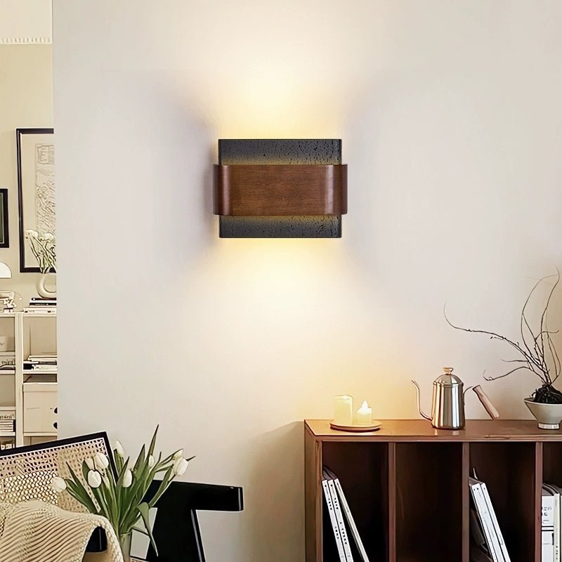 Applique murale moderne Ernest en Noyer bois et noir travertin