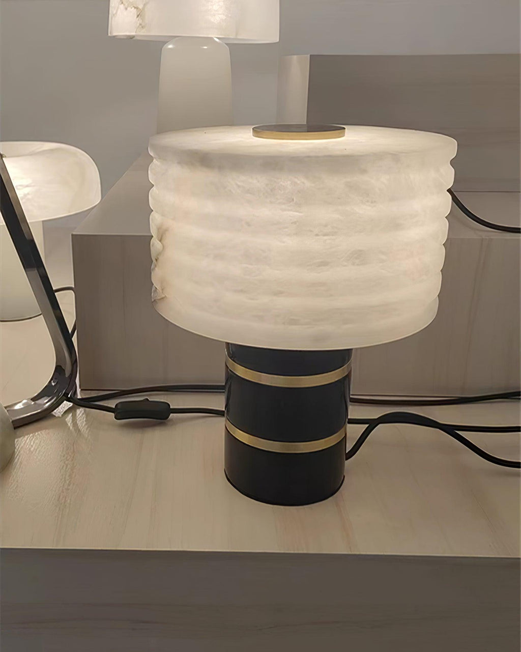 Lampe à poser moderne Perry en Albâtre Noir et blanc