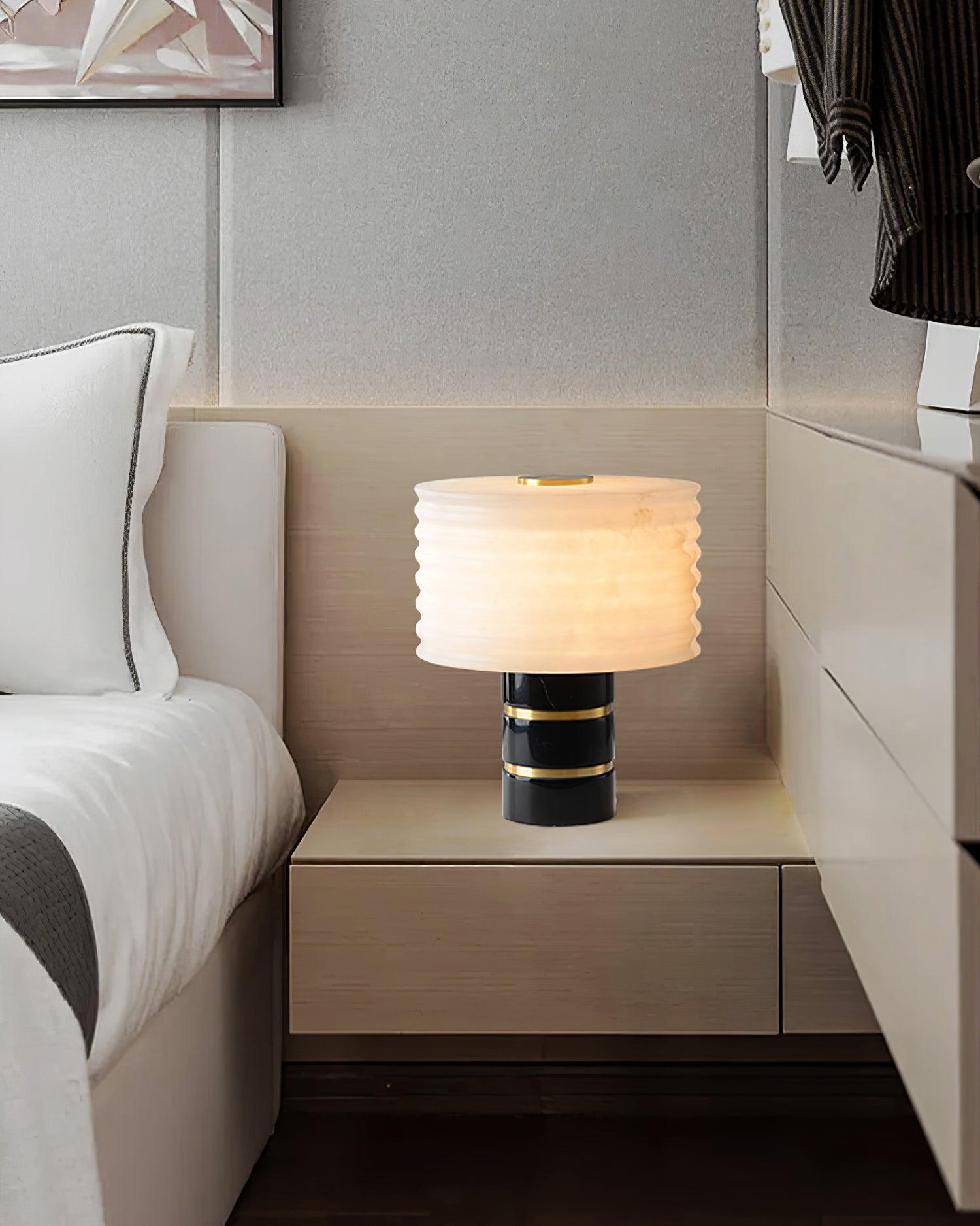 Lampe à poser moderne Perry en Albâtre Noir et blanc
