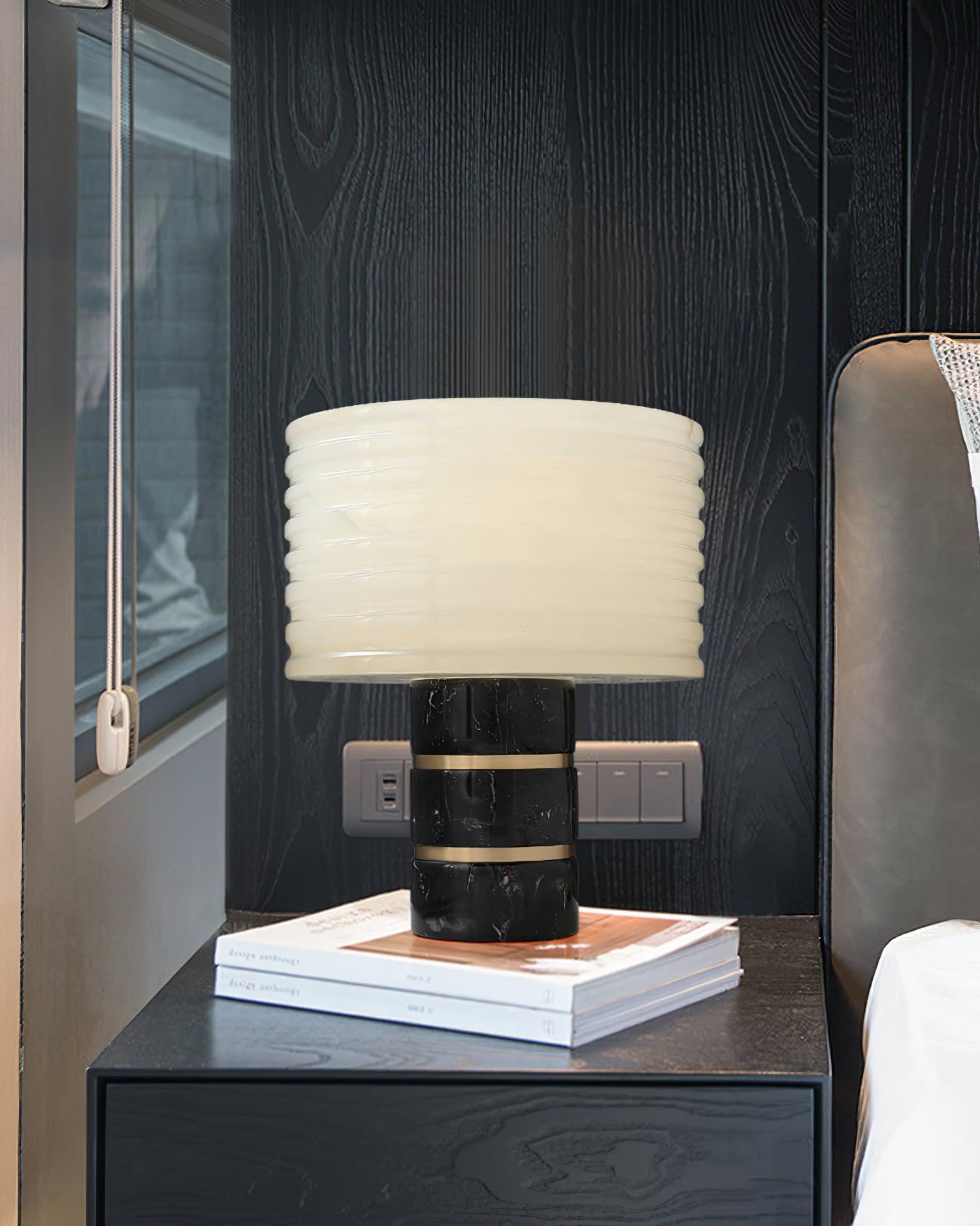 Lampe à poser moderne Perry en Albâtre Noir et blanc