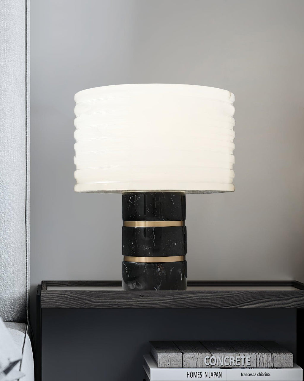Lampe à poser moderne Perry en Albâtre Noir et blanc