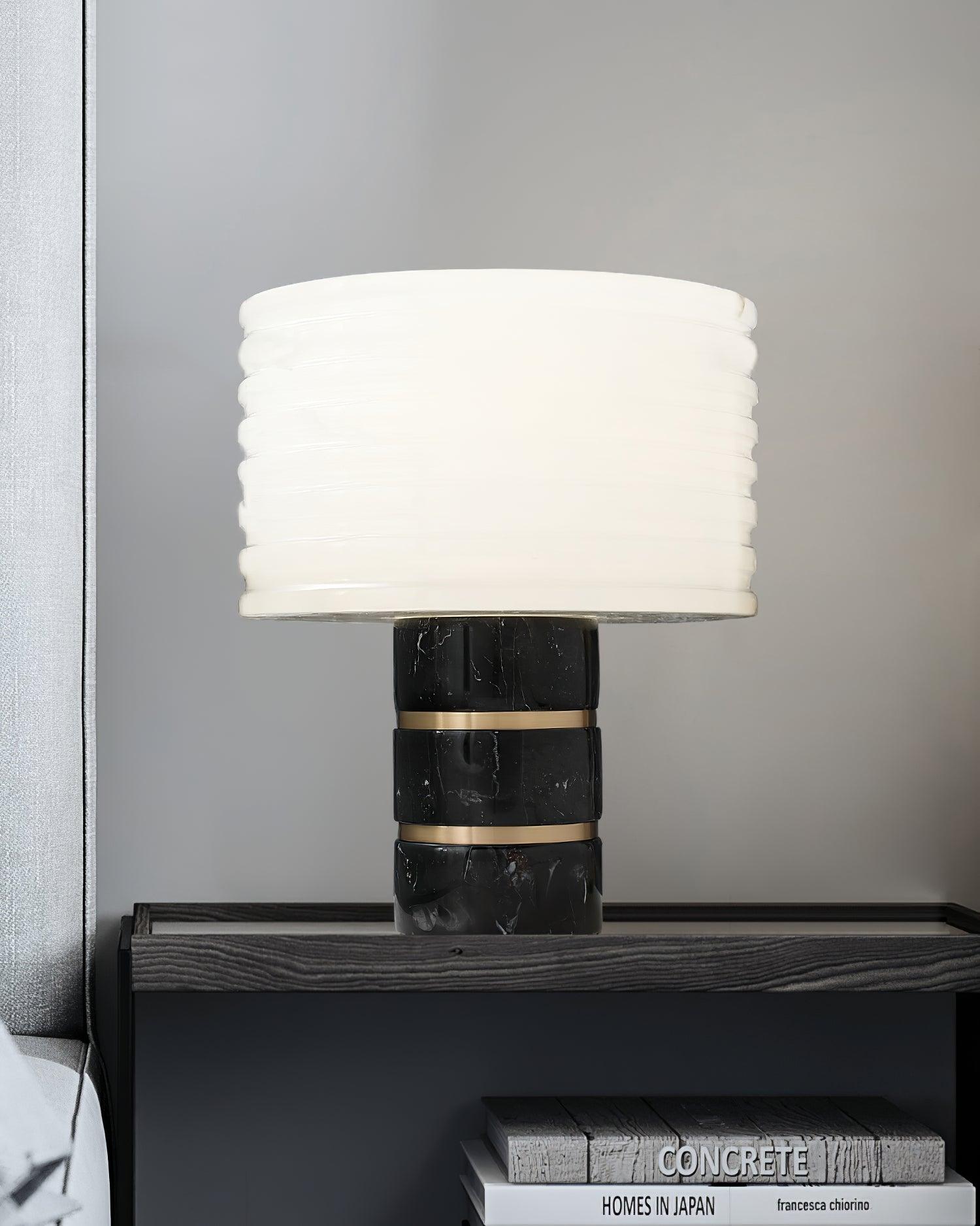 Lampe à poser moderne Perry en Albâtre Noir et blanc