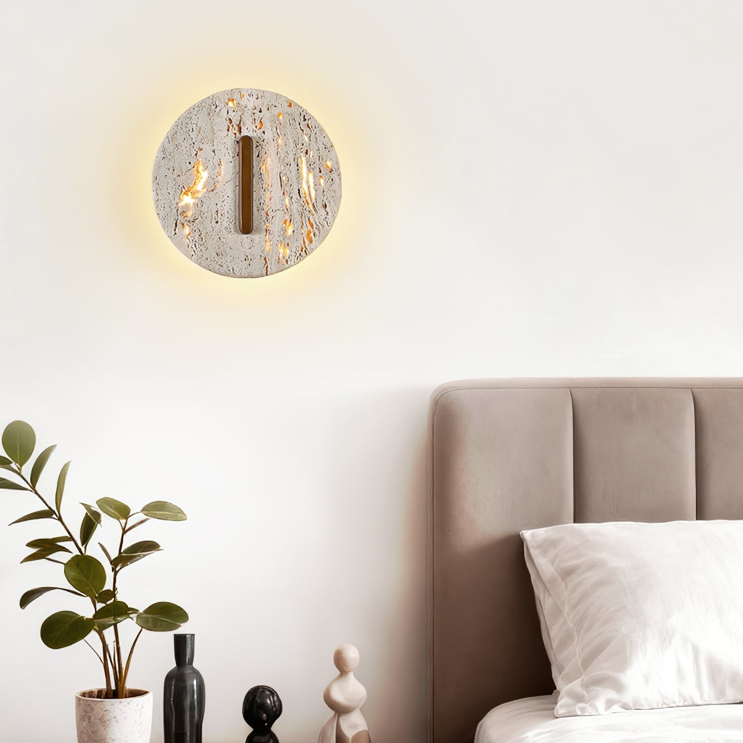 Applique murale moderne Albrecht en Travertin jaune et noyer