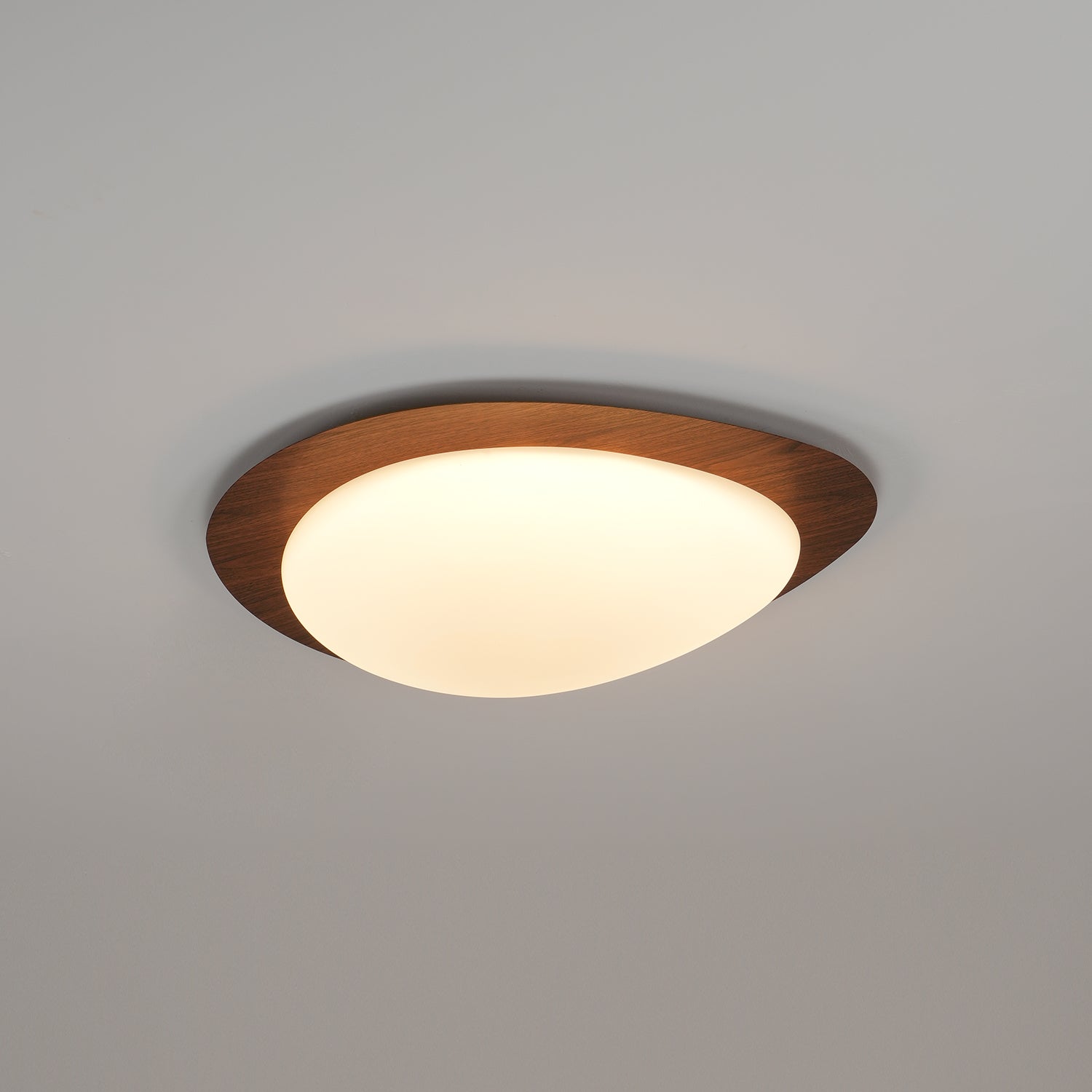 Plafonnier moderne Vaino en métal Artistique bois naturel effet