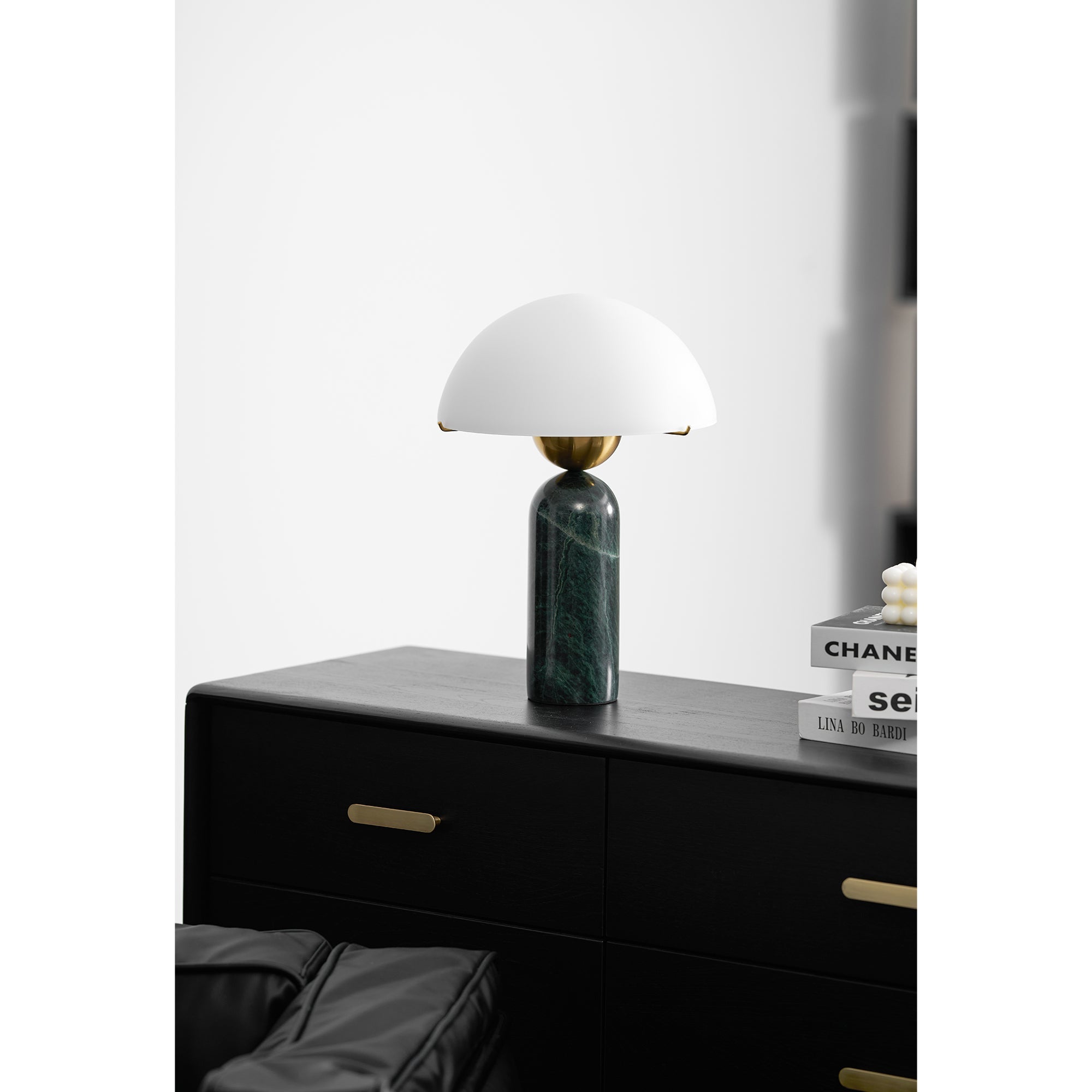 Lampe à poser moderne Galton en Marbre Doré et blanc albâtre