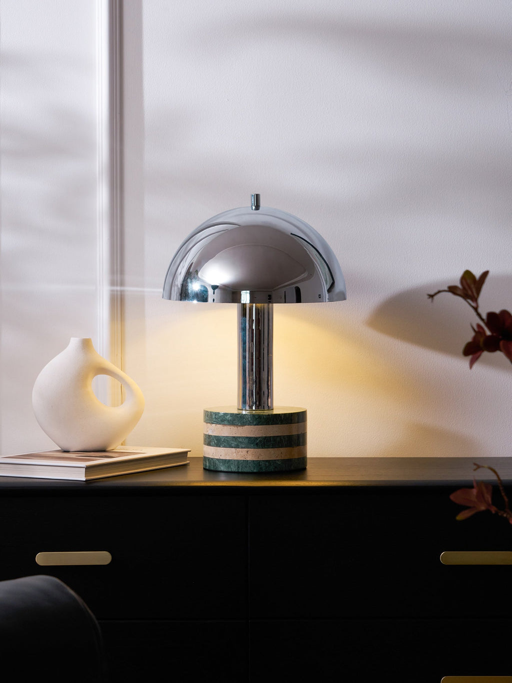 Lampe à poser moderne Agaton en chrome Gris et beige