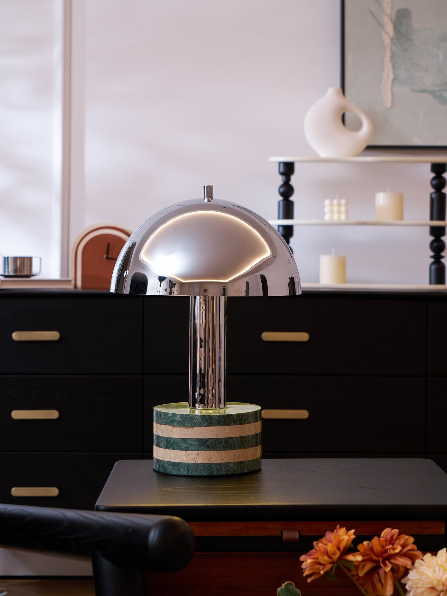 Lampe à poser moderne Agaton en chrome Gris et beige
