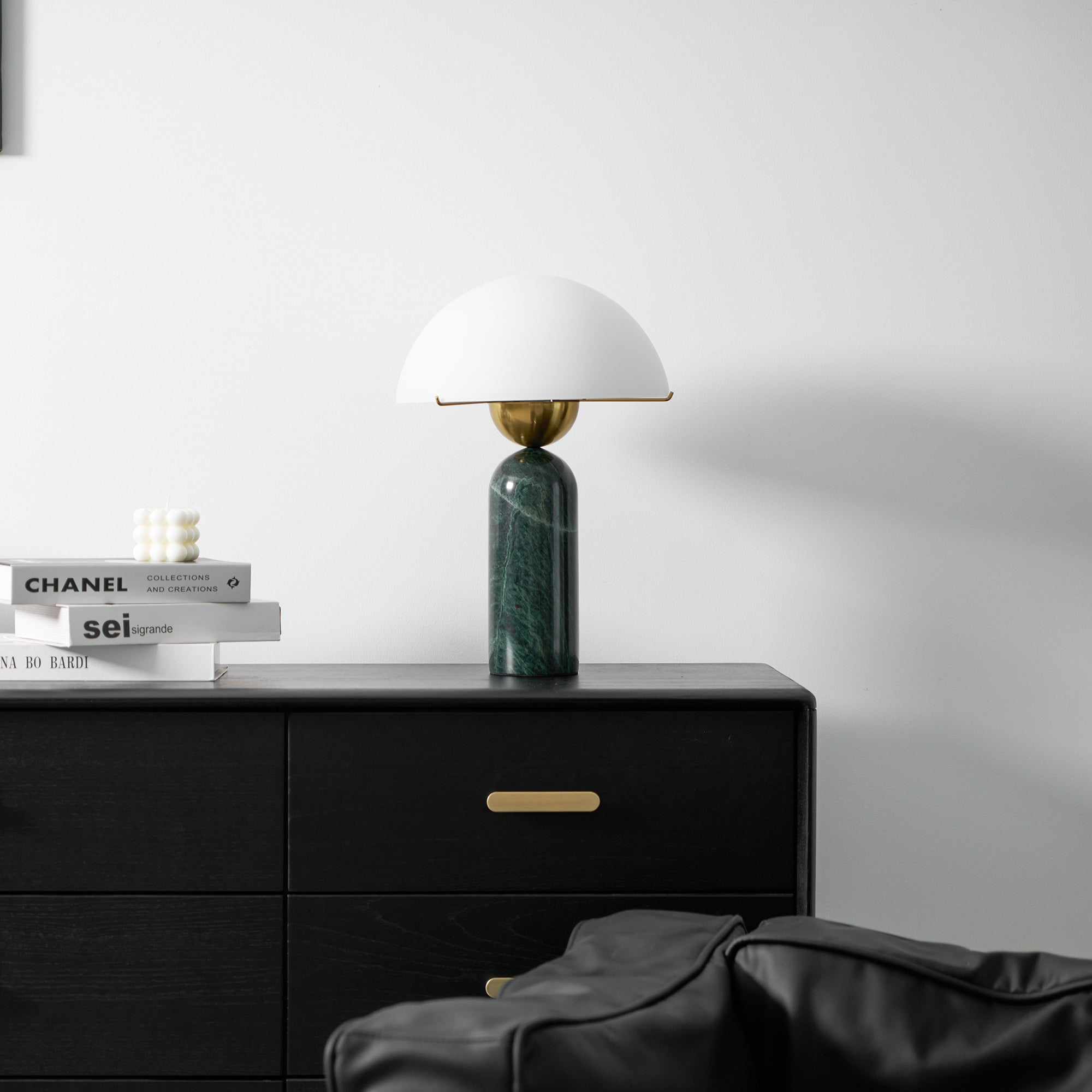 Lampe à poser moderne Galton en Marbre Doré et blanc albâtre
