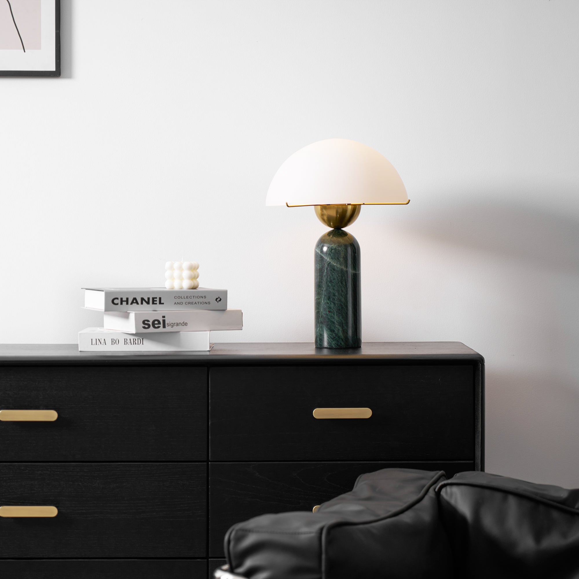 Lampe à poser moderne Galton en Marbre Doré et blanc albâtre