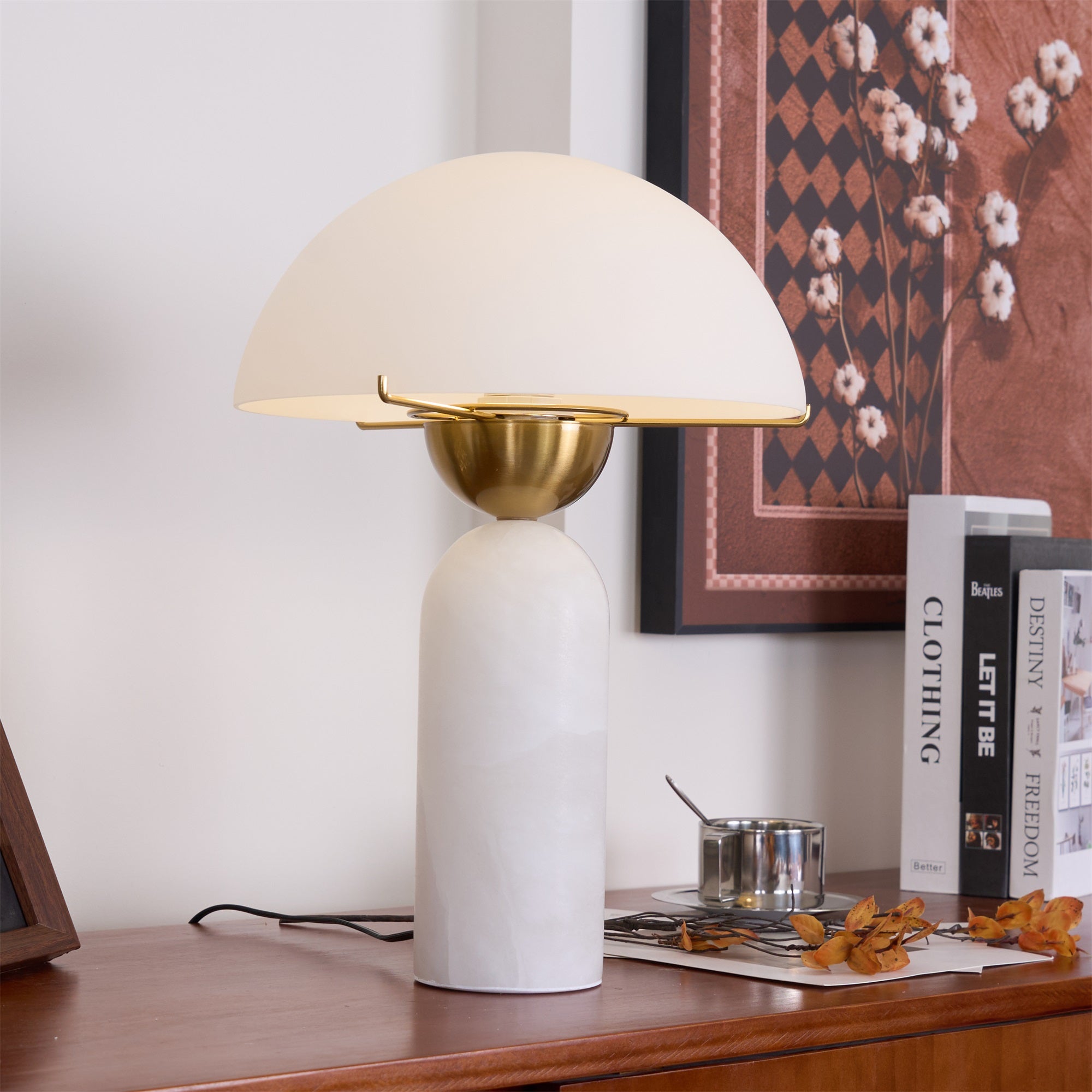 Lampe à poser moderne Galton en Marbre Doré et blanc albâtre