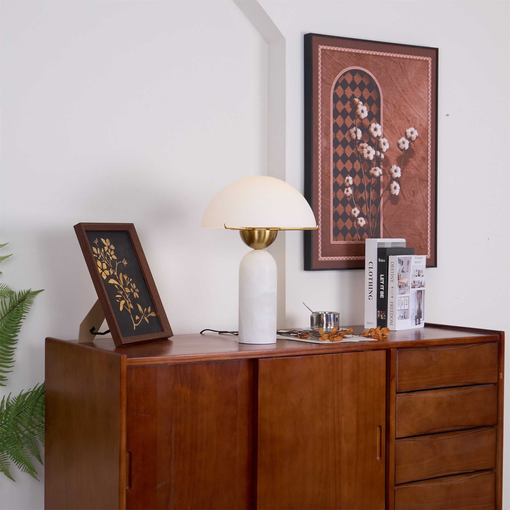 Lampe à poser moderne Galton en Marbre Doré et blanc albâtre