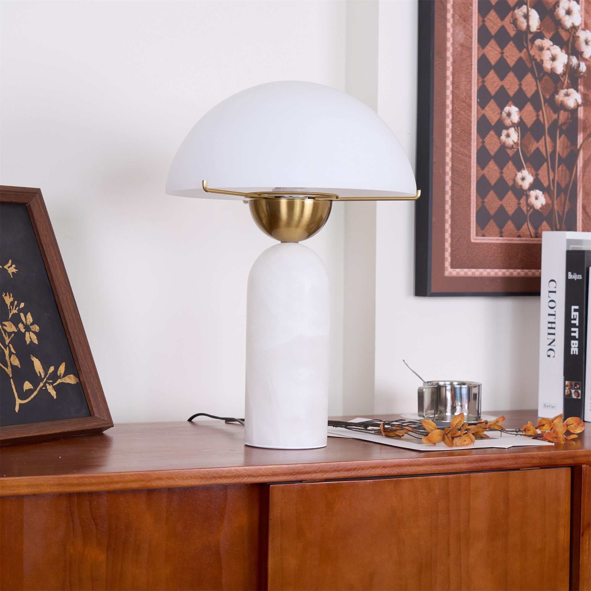 Lampe à poser moderne Galton en Marbre Doré et blanc albâtre