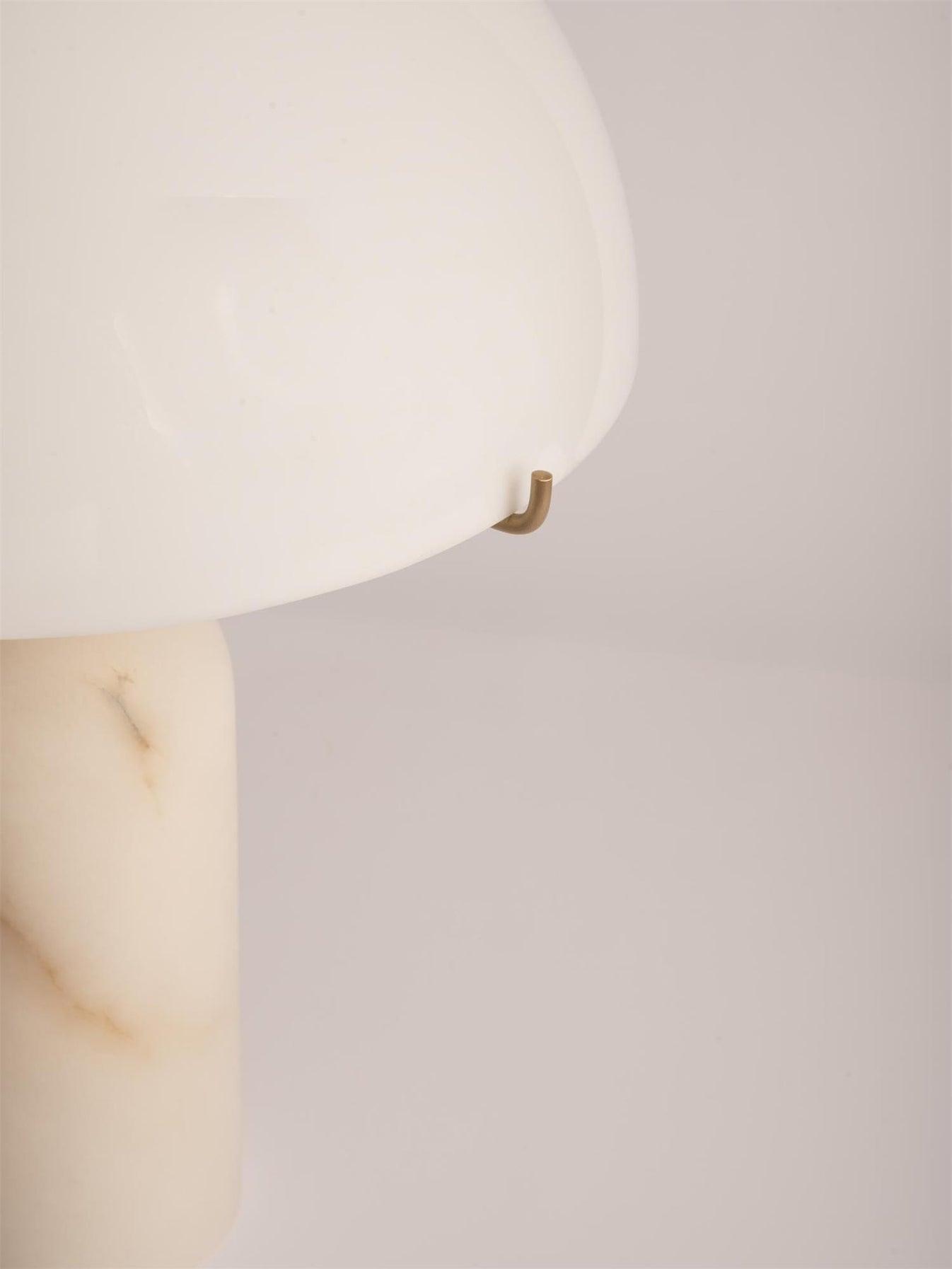 Lampe à poser moderne Galton en Marbre Doré et blanc albâtre