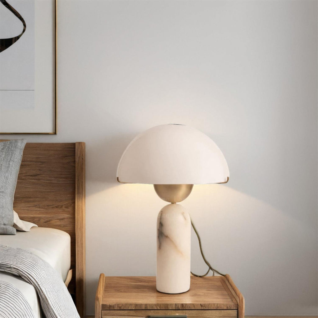 Lampe à poser moderne Galton en Marbre Doré et blanc albâtre