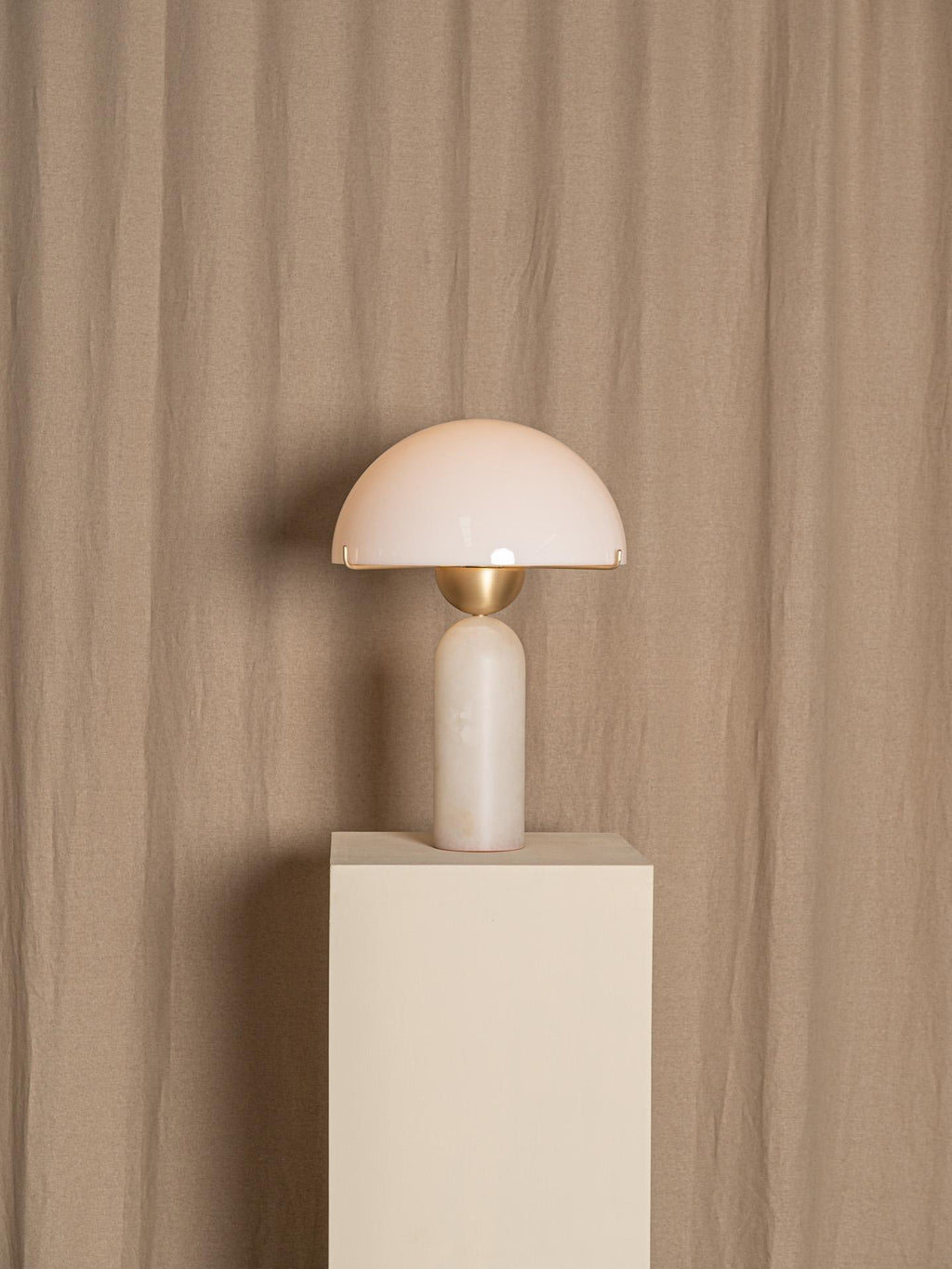 Lampe à poser moderne Galton en Albâtre Doré et vert marbre