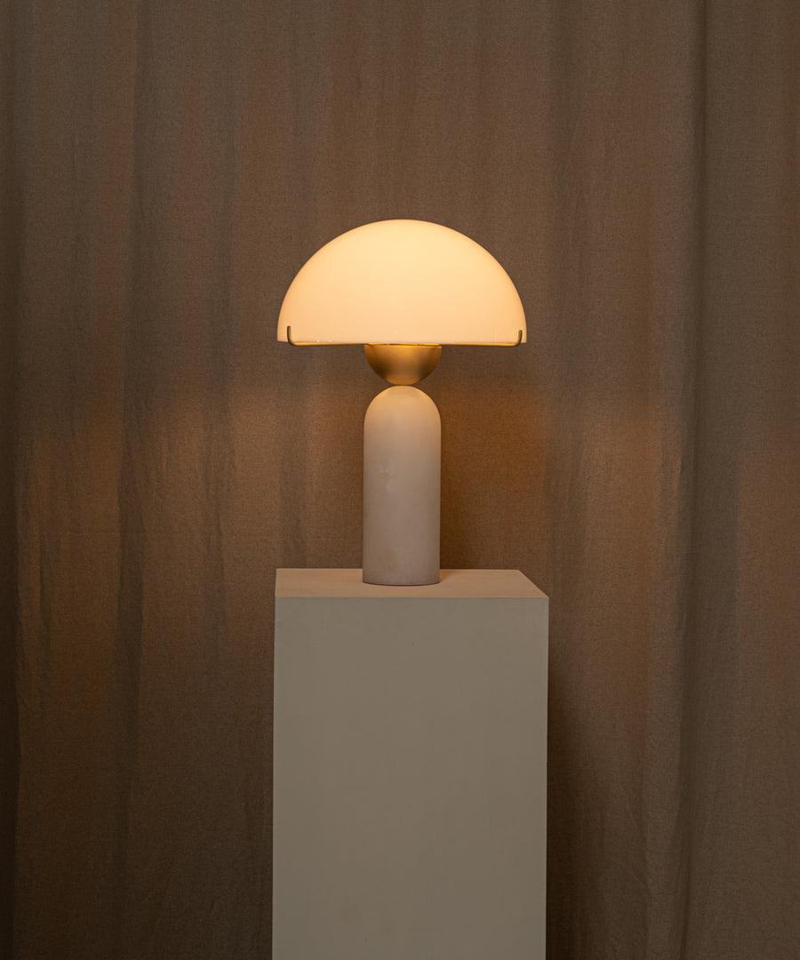 Lampe à poser moderne Galton en Albâtre Doré et vert marbre