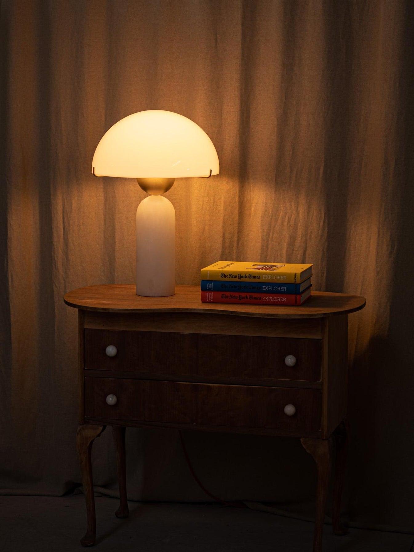 Lampe à poser moderne Galton en Albâtre Doré et vert marbre