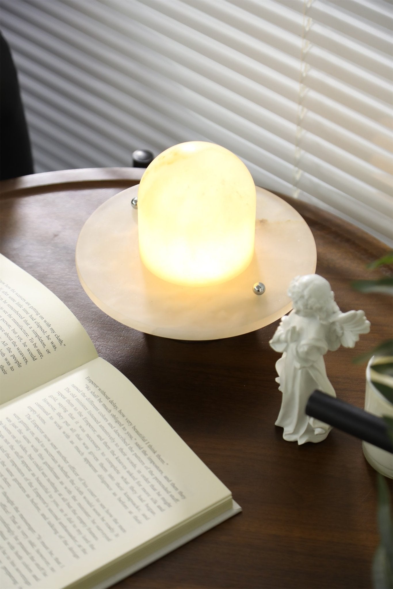Lampe à poser moderne Marcel en Albâtre Argenté et blanc