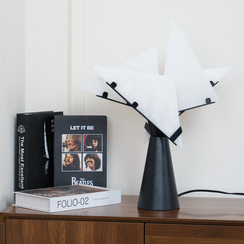 Lampe à poser moderne Evar en Albâtre Noir et blanc