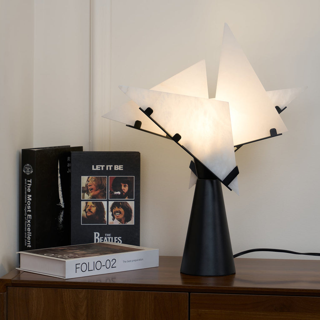 Lampe à poser moderne Evar en Albâtre Noir et blanc