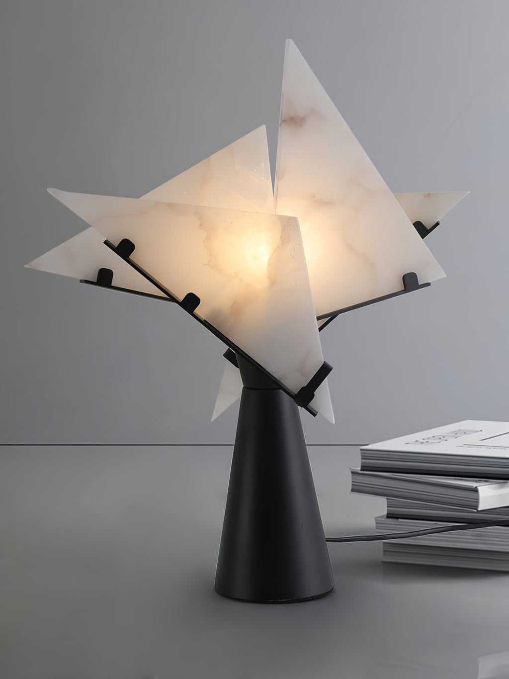 Lampe à poser moderne Evar en Albâtre Noir et blanc