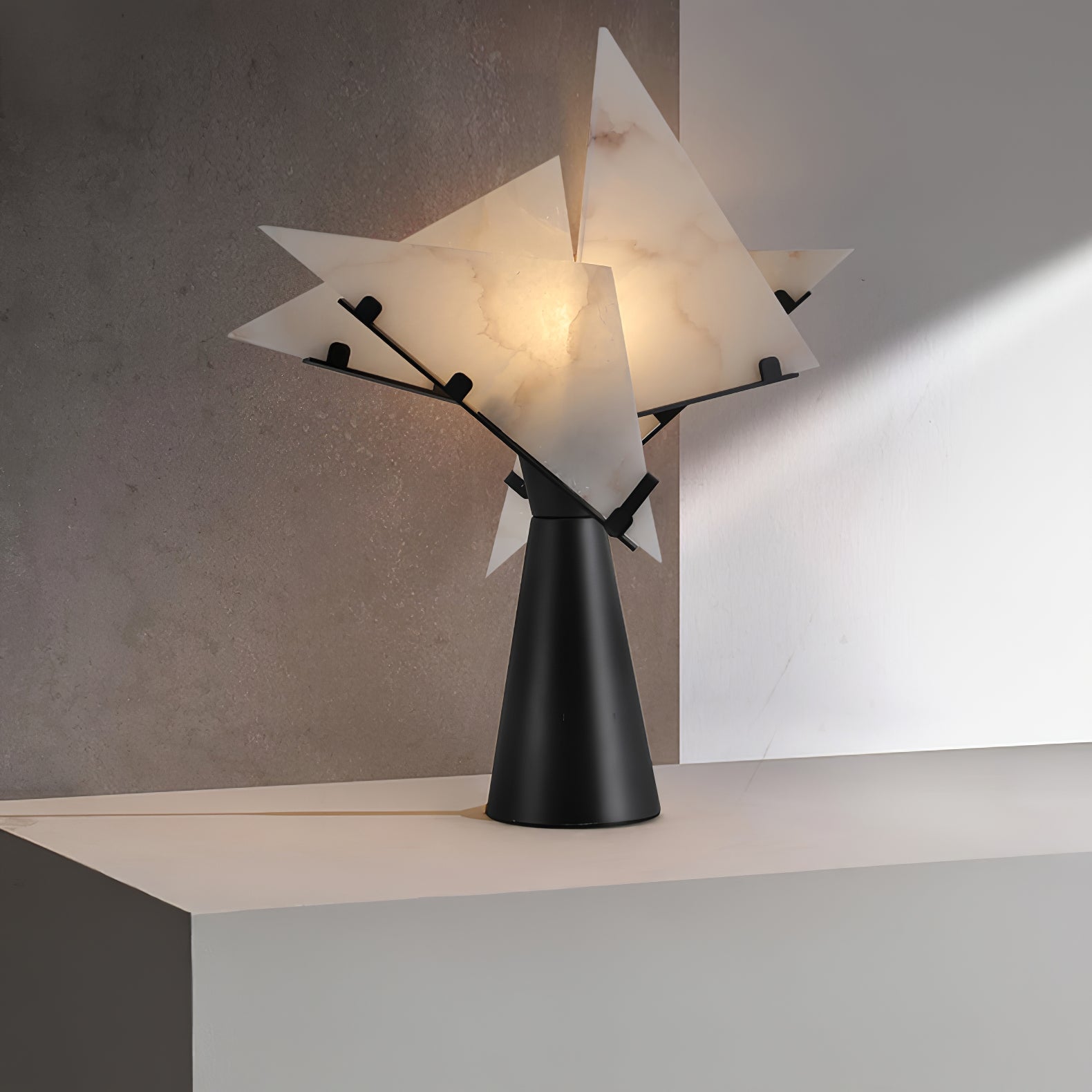 Lampe à poser moderne Evar en Albâtre Noir et blanc