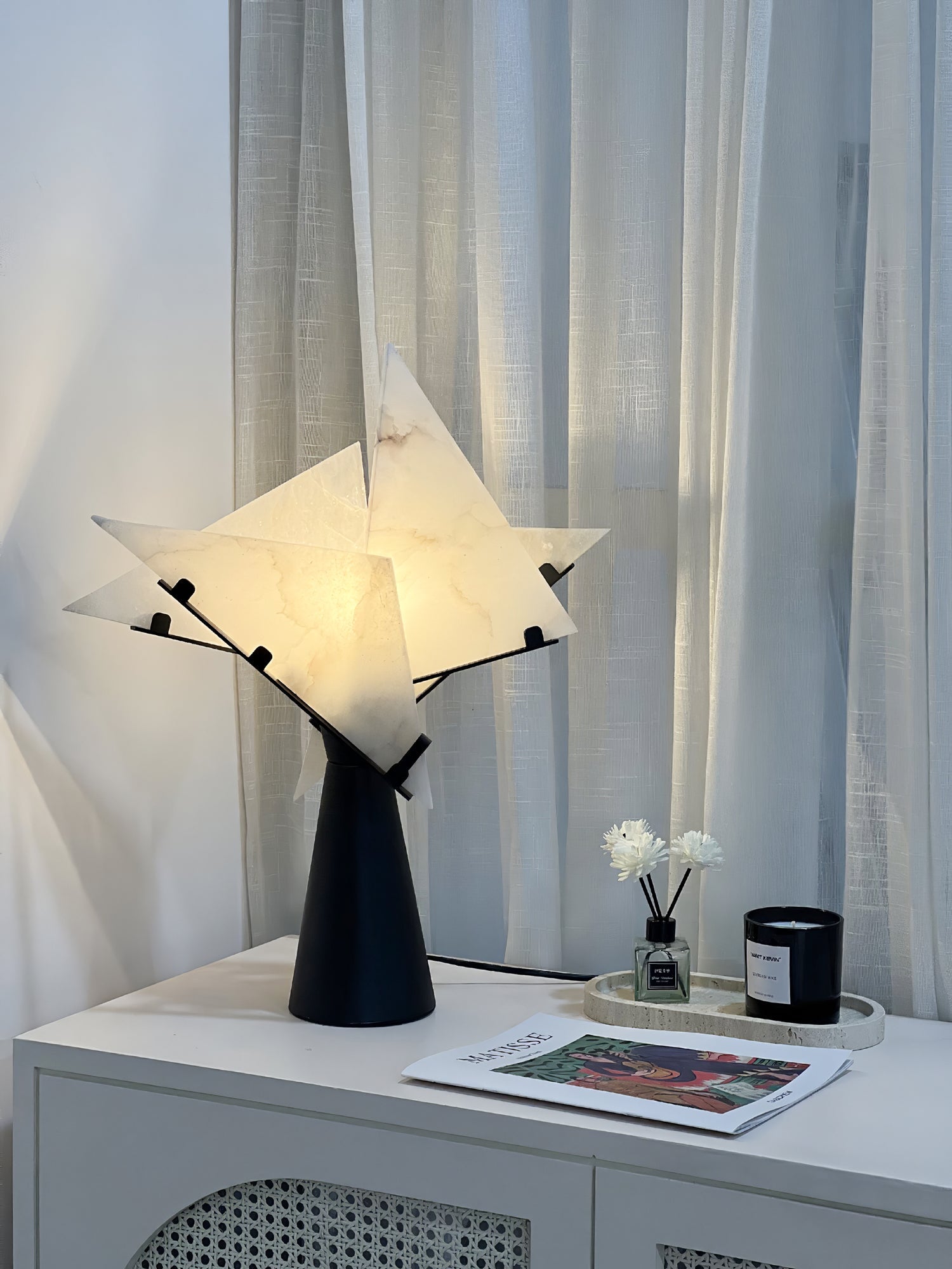 Lampe à poser moderne Evar en Albâtre Noir et blanc
