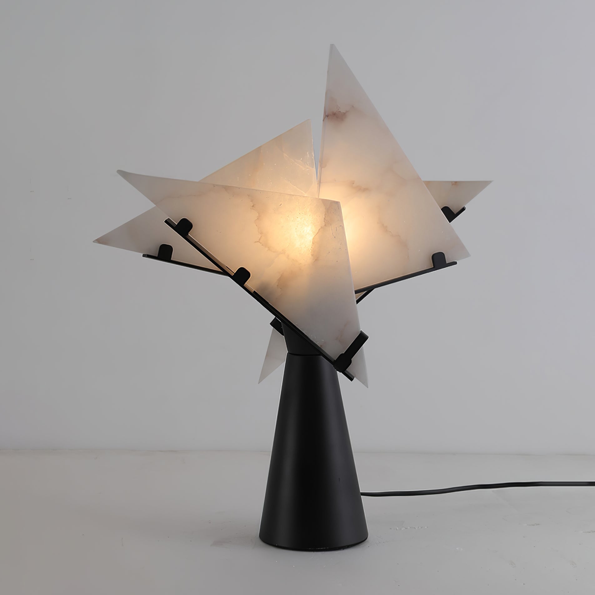 Lampe à poser moderne Evar en Albâtre Noir et blanc