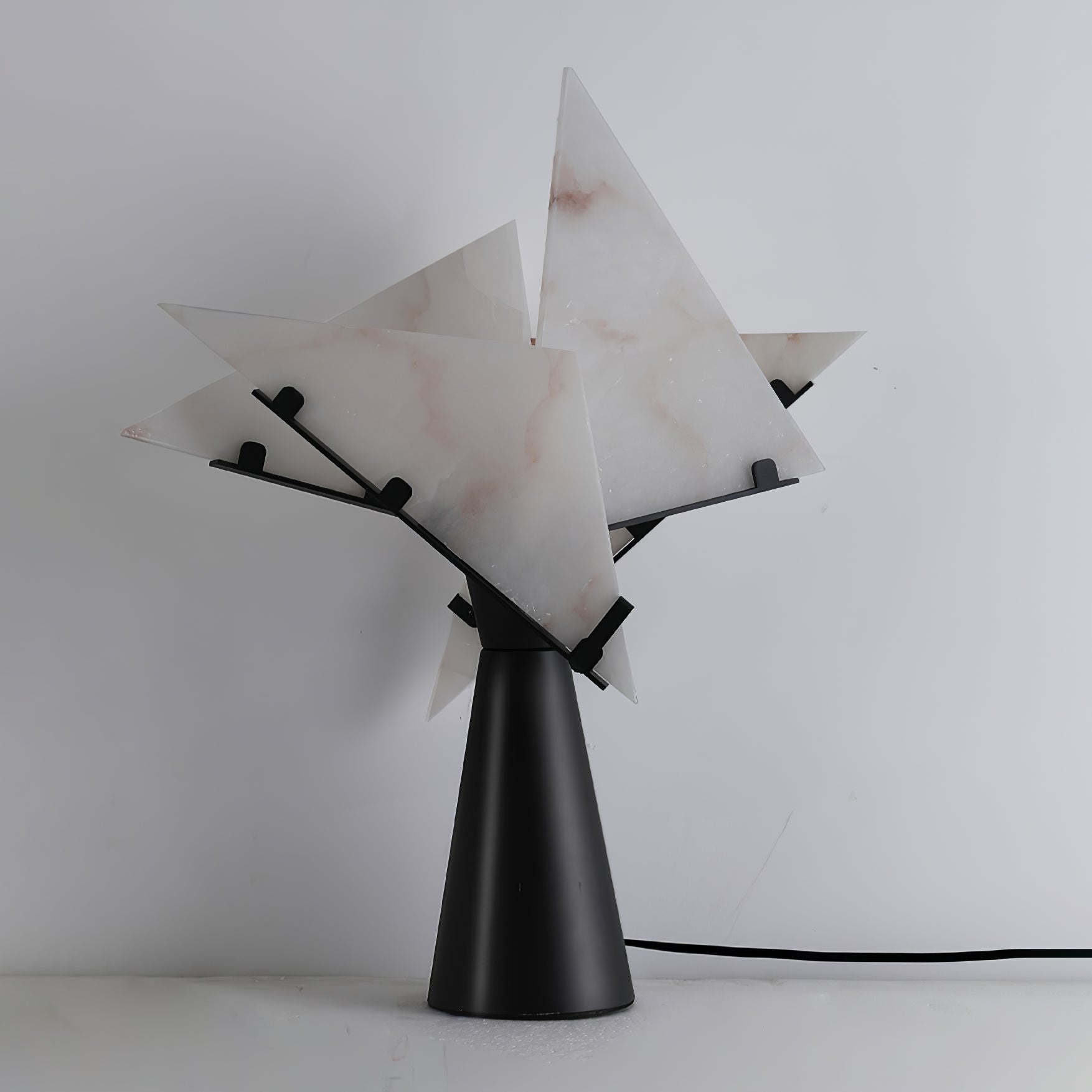 Lampe à poser moderne Evar en Albâtre Noir et blanc