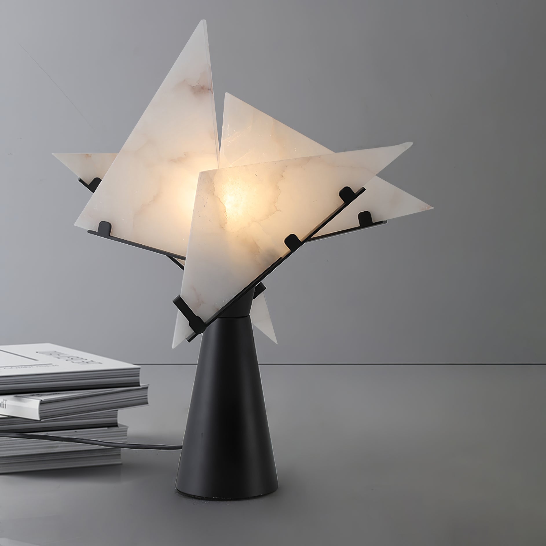 Lampe à poser moderne Evar en Albâtre Noir et blanc