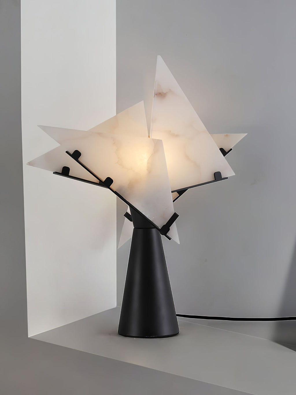 Lampe à poser moderne Evar en Albâtre Noir et blanc