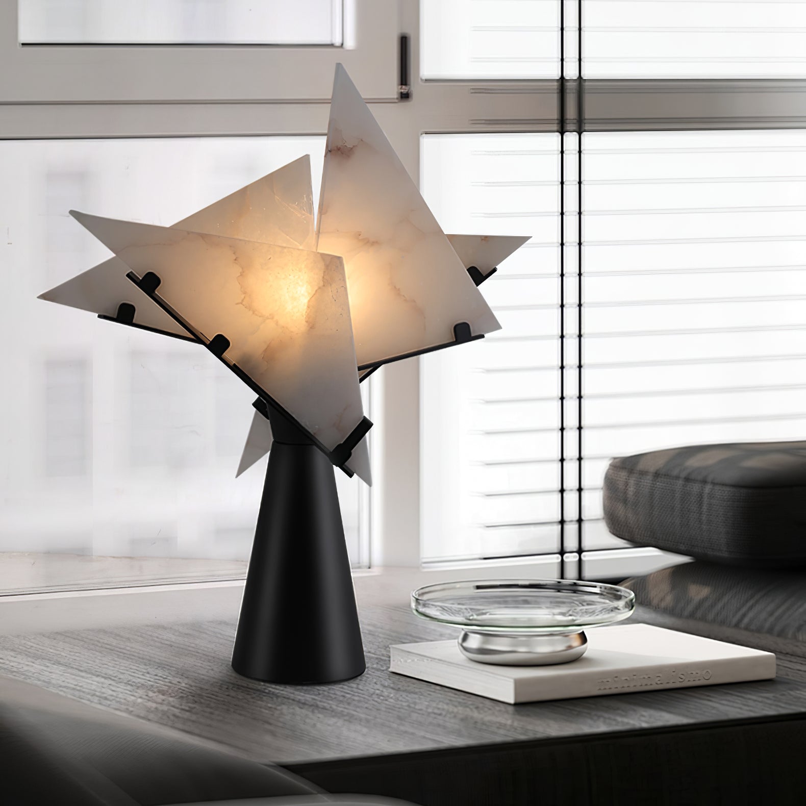 Lampe à poser moderne Evar en Albâtre Noir et blanc