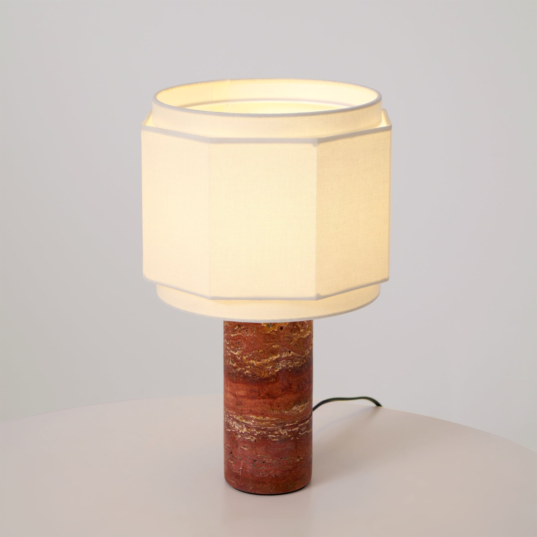 Lampe à poser moderne Edric en Marbre Rouge et blanc
