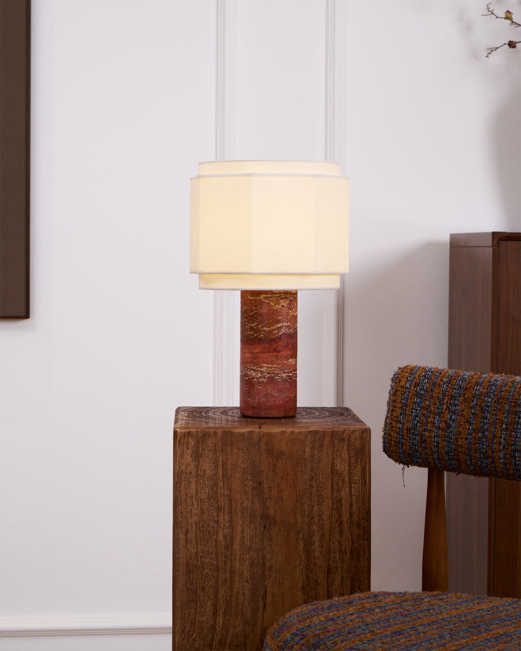 Lampe à poser moderne Edric en Marbre Rouge et blanc