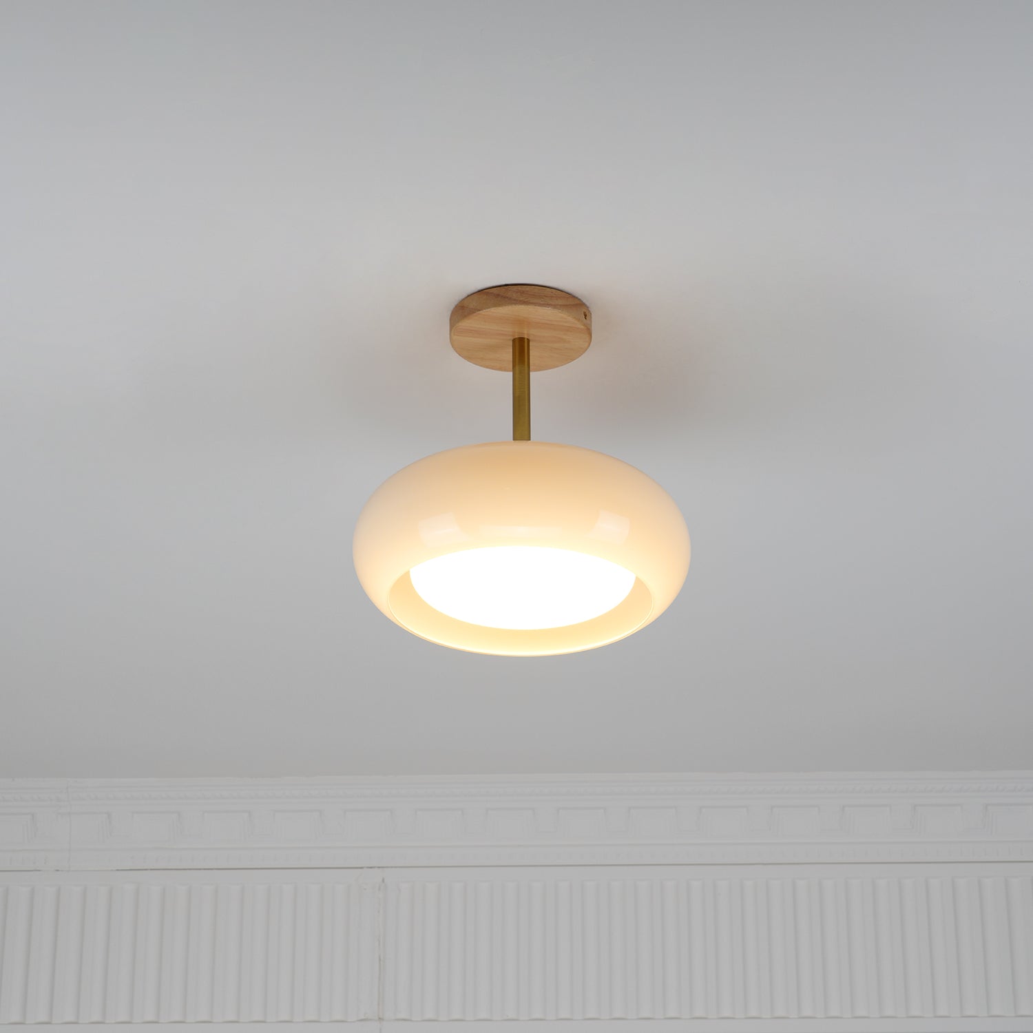 Plafonnier moderne Launo en Naturel bois et blanc