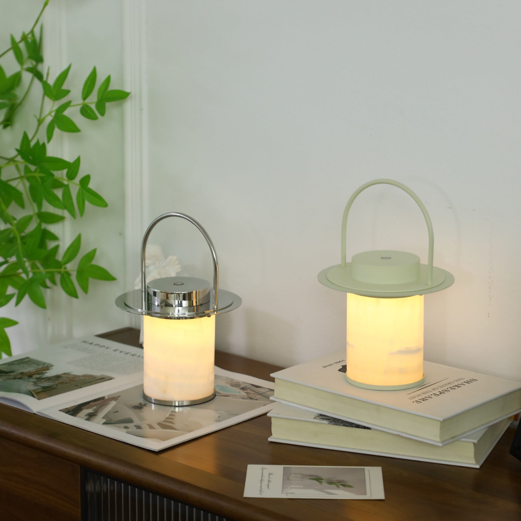 Lampe à poser moderne Styr en Albâtre Chrome et blanc