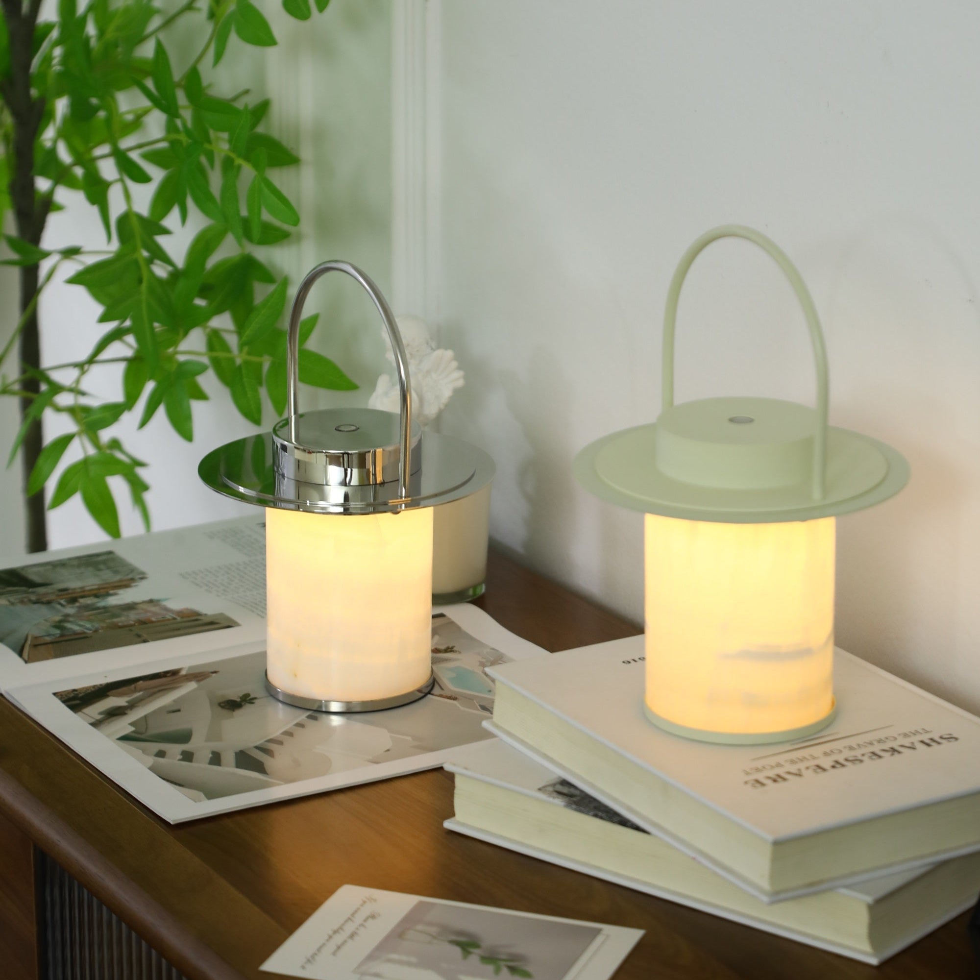 Lampe à poser moderne Styr en Albâtre Chrome et blanc