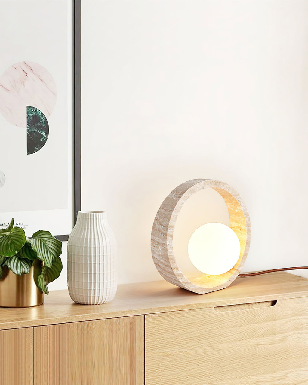 Lampe à poser moderne Hilding en Travertin jaune et blanc