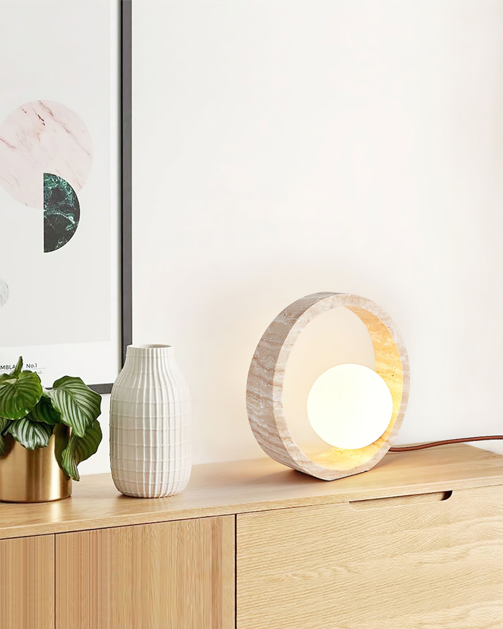 Lampe à poser moderne Hilding en Travertin jaune et blanc